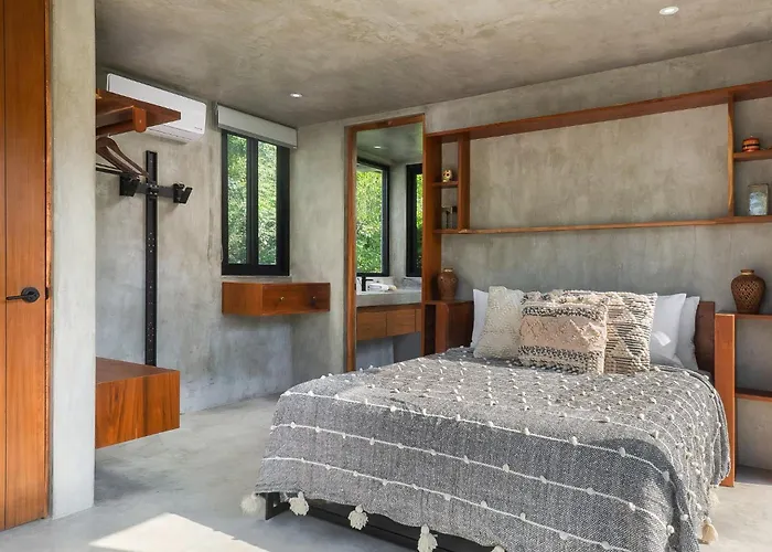 Luxury 4br Eco 10ppl Outdoor Pizza Oven - Private Pool & Jacuzzi